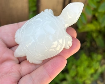 Natural White Jade Turtle Figurine Hand Carved Longevity Tortoise Desk Decor Birthday Gift