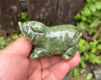 Natuurlijke groene jade varken beeldje handgesneden dierenriem varken stenen sculptuur bureau decor cadeau