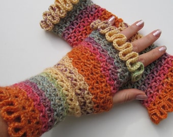 Crochet PATTERN Fingerless Gloves Ruffle Edges. Wrist warmers ruffled edges gloves for women. Unique gloves pattern. Download PDF #78