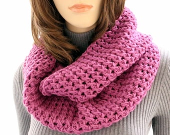 Handmade crochet pink scarf for women. Infinity scarf hand crocheted. Warm scarf gift for her. Crochet cross stitch scarf ready to ship