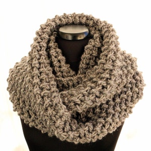 Chunky Crochet Scarf PATTERN: Easy Fast Tutorial English Pattern, Infinity Circle Scarf Diy Gift for Men Women, Instant Download PDF #152