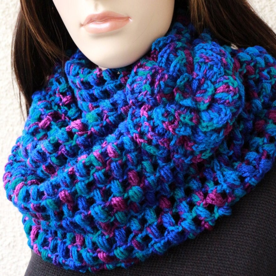 Crochet Pattern Scarf with Big Flower: Puff Stitch Scarf