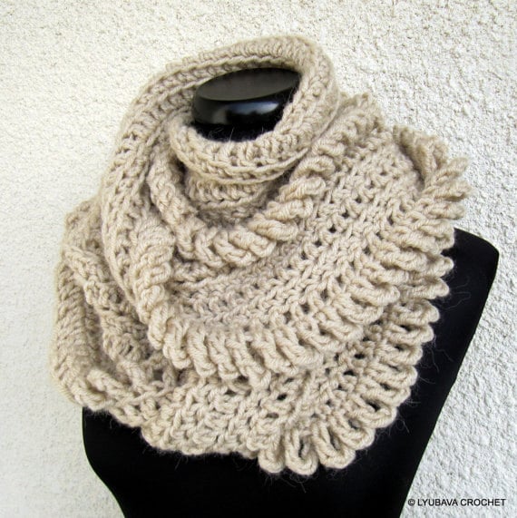 36 Jumbo Yarn Crochet Patterns for Cozy Gifts, Home Decor, and Easy Quick Makes 30 Crochet Infinity Scarf Pattern: Chunky Yarn Circle Scarf
