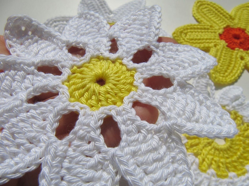 Crochet daisy flowers PATTERN. Easy crochet flowers set applique. Spring decor crochet 3d daisy flowers Instant download PDF pattern 22 image 2