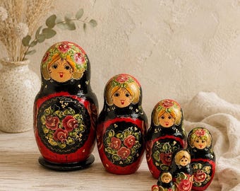 ヴィンテージ ロシア マトリョーシカ 入れ子人形 7体セット 手描き 木製 バブーシュカ フォークアート装飾