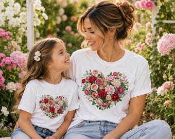 Camiseta con corazón floral