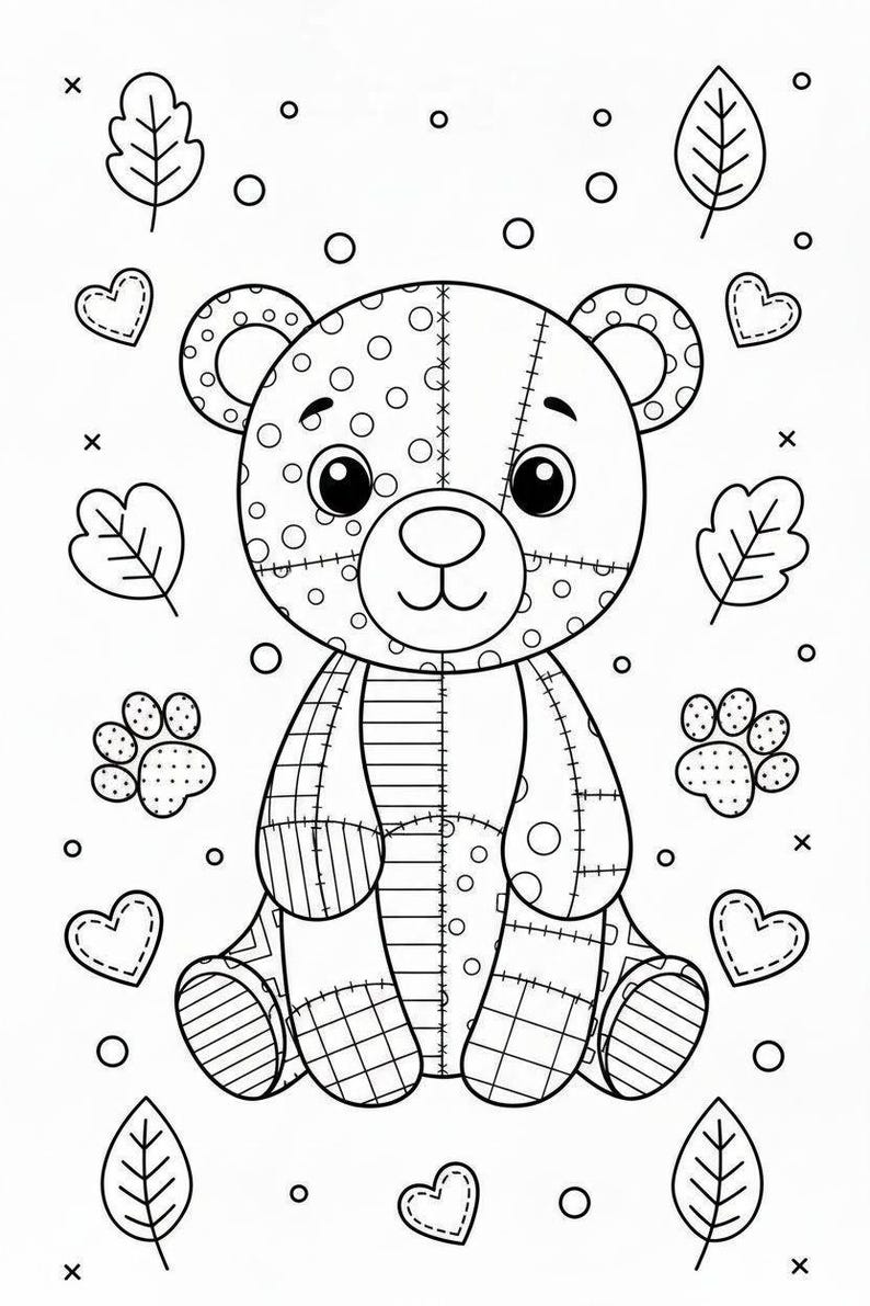 Puede incluir: Ilustraci&oacute;n en blanco y negro de un oso de peluche con detalles de patchwork, rodeado de hojas, corazones, huellas de patas y c&iacute;rculos. El oso tiene ojos grandes y una apariencia cosida, ideal para colorear.