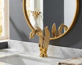 Torneira de banheiro em latão | Latão maciço | Design luxuoso em formato de cisne | Acabamento em ouro polido | Torneira moderna para cuba de apoio | Decoração de banheiro premium