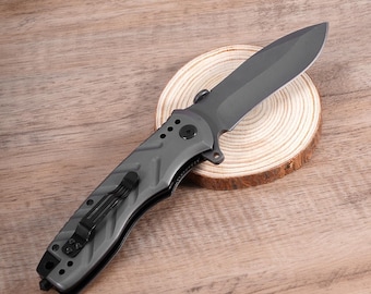 Textured Handle Folding Utility Cutter, Stainless Steel EDC Gear, Outdoor Camping Present for Collectors