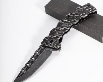 Vintage Chain Embossed Folding Knife 7Cr17Mov Stainless Steel Stonewash EDC Pocket Knife Unique Fathers Day Gift for Dad Collection Outdoor