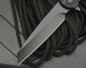 Black Slim Tanto Folding Pocket Knife, Stainless Steel With Textured Grip, Lightweight 73g,Gift & Collection Gift for Father