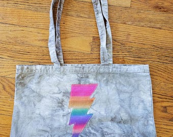 Handgefärbte Tragetaschen mit Blitz (Superhelden-Taschen!)
