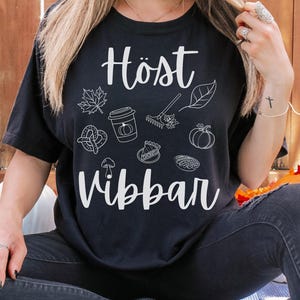 Sensación otoñal sueca / Camiseta Höst Vibbar / Camiseta con estampado de hojas de otoño, café y calabaza