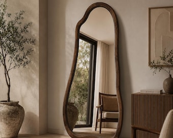 Espejo de pie moderno de madera orgánica: Reflejo natural de cuerpo entero para la decoración del hogar.