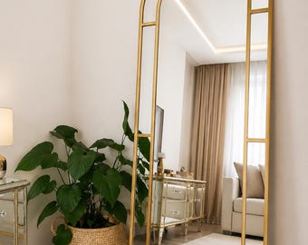 Espejo de lujo con arco dorado – Elegante espejo moderno de cuerpo entero