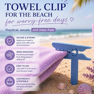 Pode incluir: Um clipe de plástico azul para toalhas, projetado para ser inserido na areia para prender uma toalha roxa. A imagem inclui texto como TOWEL CLIP FOR THE BEACH, e instruções mostrando como fixá-lo na areia e prender a toalha.