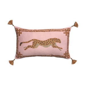 Almofada Chic Preppy Pink Leopard: Decoração de casa perfeita, estilosa e divertida com um toque de fantasia!