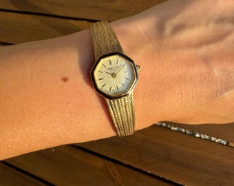 Vintage Caravelle by Bulova Women's Quartz Watch Gold & black Octagonal with Mesh Bracelet 70s/80s