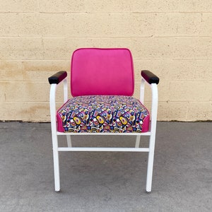 Mid Century ModeCraft Salon Chair, Refinished in Pink and White, Free U.S. Shipping image 7