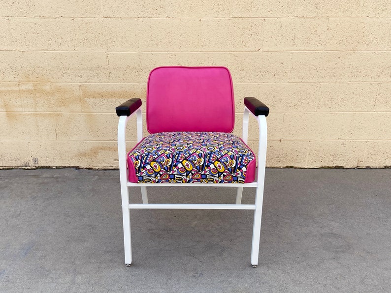 Mid Century ModeCraft Salon Chair, Refinished in Pink and White, Free U.S. Shipping image 7