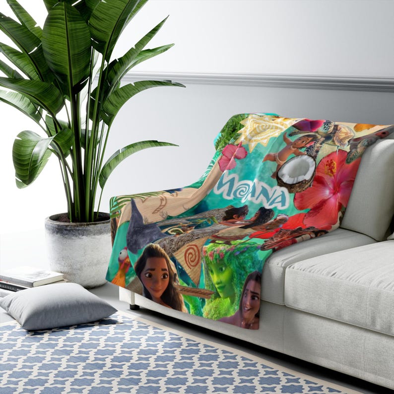 Moana Sherpa Fleece Blanket, Tropical Princess Plush Throw, Cozy Ocean Blanket, Soft Gift for Her bild 1