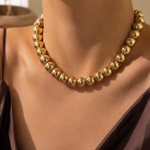 Goldene Perlenkette, Grobe Statement Kette, Minimalistischer Schmuck