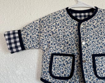Chaqueta acolchada hecha a mano para niños y bebés.