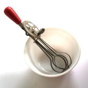 Vintage Red Handle Egg Beater Mixer Hand Held