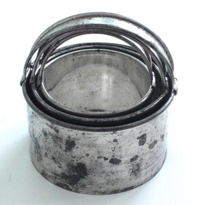 Set of 3 Nesting Metal Biscuit Cutters