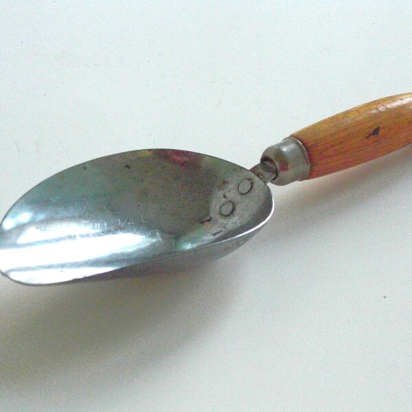 Vintage Wood Handle Level 1/4 Cup Measuring Scoop Spoon