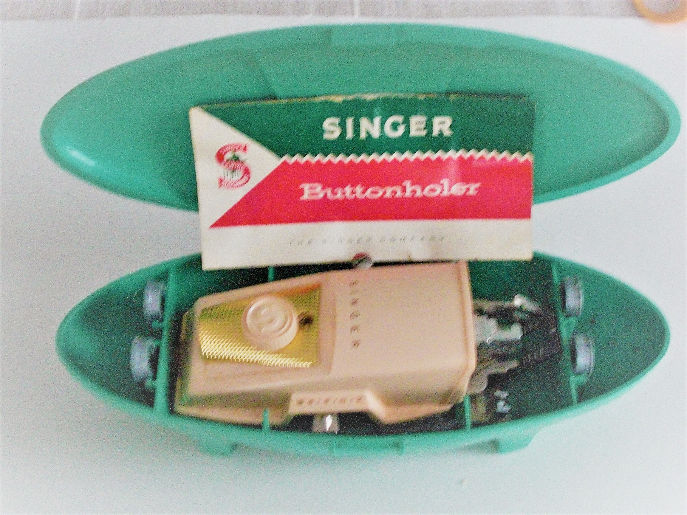 SINGER Sewing Machine Case Portable 1920'S Model Electric Light Extras  Vintage With Extras Buttonhole Attachment -  Denmark