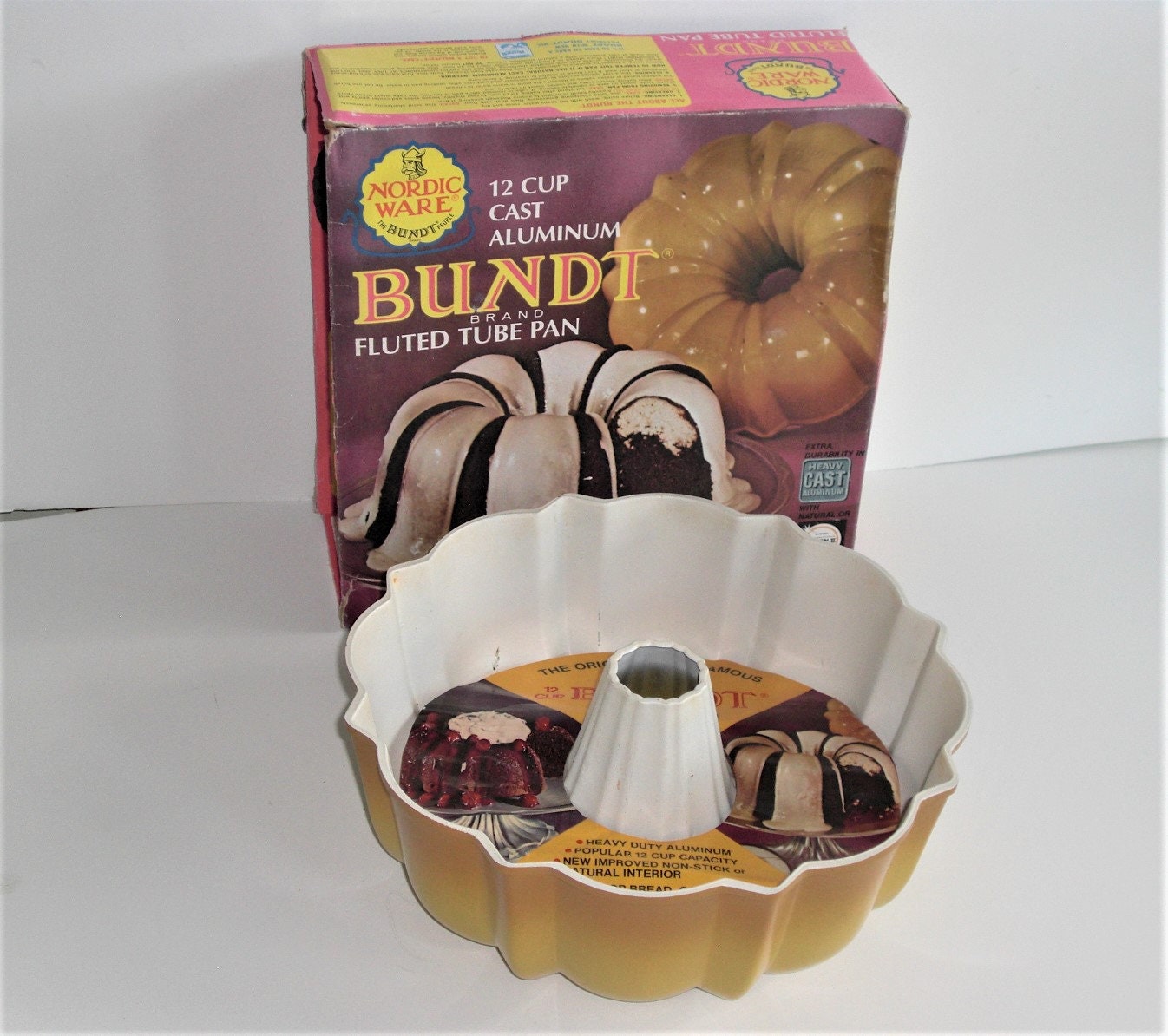 Vintage Mid Century Nordic Ware Tangerine Bundt Cake Pan 12 Cup w/ Box