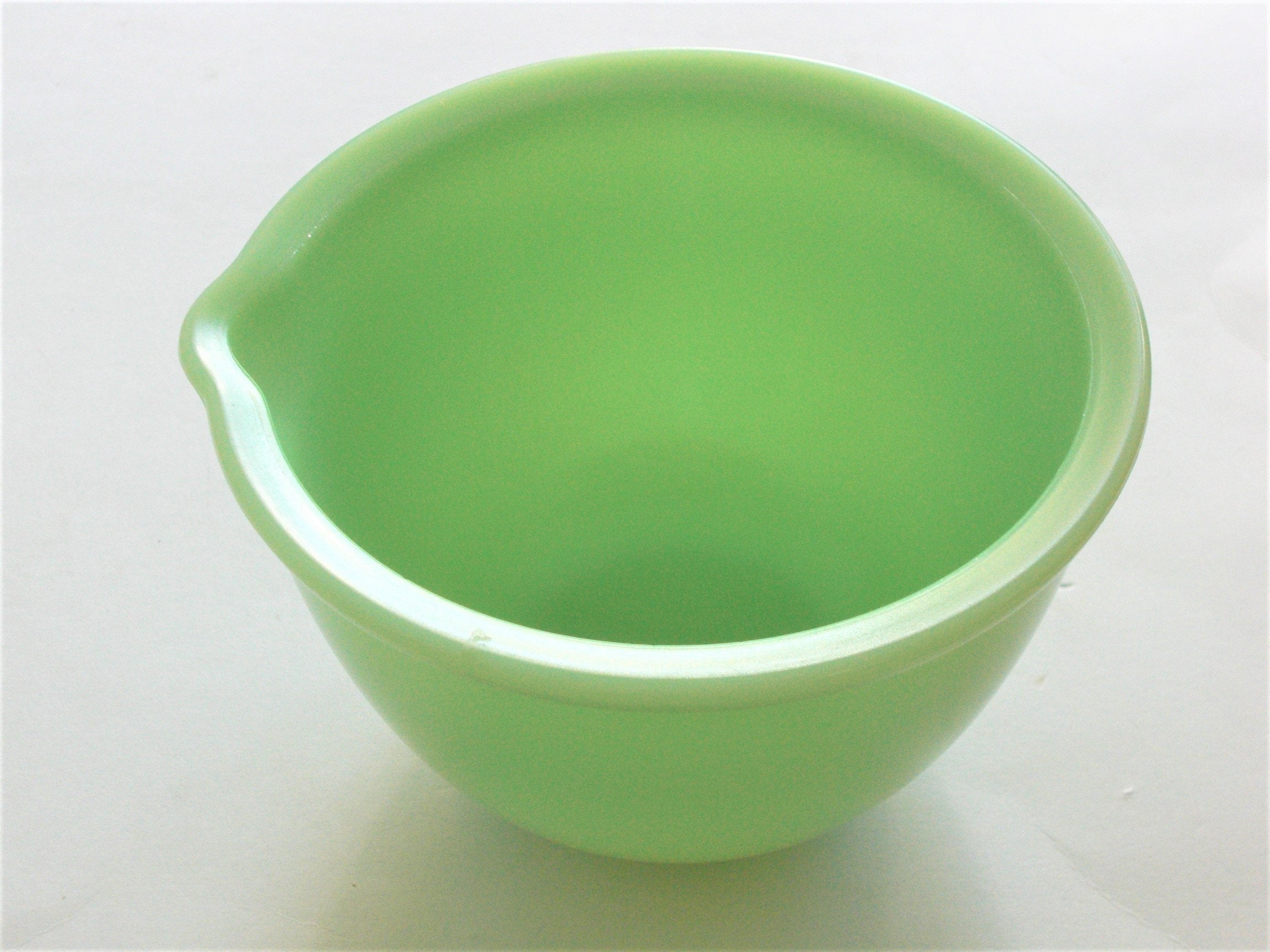 TUFGLAS GREEN Six Cup KITCHEN MIXING BOWL with Handle.. Depression Glass