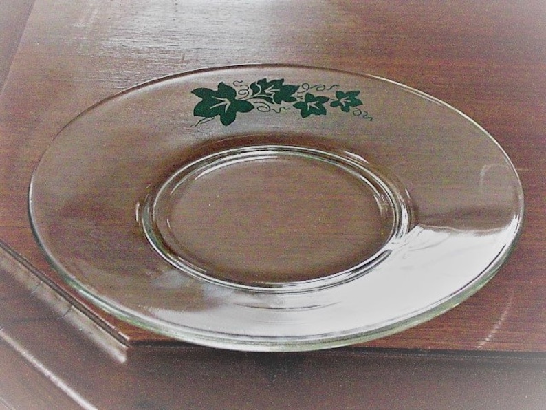 8 Vintage Ivy Leaf Clear Glass Plates 4 Luncheon 4 Dessert or Bread and Butter