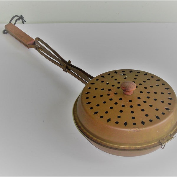 Vintage Brass Bed Warmer Warming Pan with Wood Handle