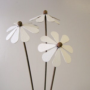 daisy, metal daisies, set of 3, flower bouquet, garden art, plant stake, assorted colours available