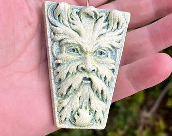 Adorno navideño de Hombre Verde para tus celebraciones