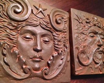 Azulejo de diosa del mar en acabado de hierro desgastado, 4 x 4 pulgadas cuadradas, rostro de mujer con remolinos y estrellas de mar, de Richard Chalifour