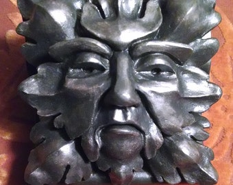 Hombre verde de hierro ennegrecido, acabado de hierro metálico, renacimiento gótico, arte de pared, soporte de ménsula, arquitectónico