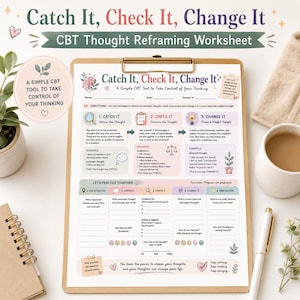 Può includere: Un foglio di lavoro per la ristrutturazione cognitiva TCC su una cartellina in legno intitolato Catch It, Check It, Change It. Il documento include sezioni per identificare, esaminare e modificare i pensieri, con suggerimenti per le azioni.