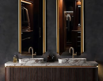 Mueble de baño moderno de lujo con doble lavabo flotante acanalado en nogal y encimera de mármol Calacatta.