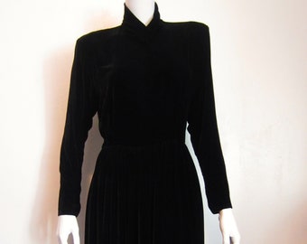 1980's Calvin Klein Classic deep black velvet dress/size 4