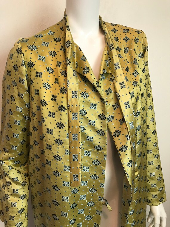 1950's gold, black and gray woven silk coat/home … - image 7