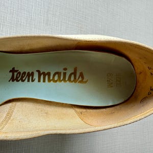 Weiße Vinyl-Pumps mit klobigem Absatz aus dem Film „Teen Maids“ der 1970er Jahre, Größe 8 1/2 Bild 9