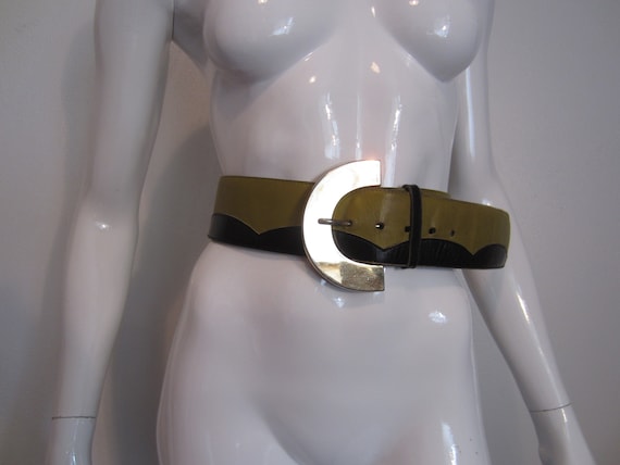 1980's Mondi green and black leather belt