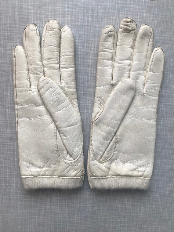 1960's white leather gloves/angora lined/size 7 - image 3