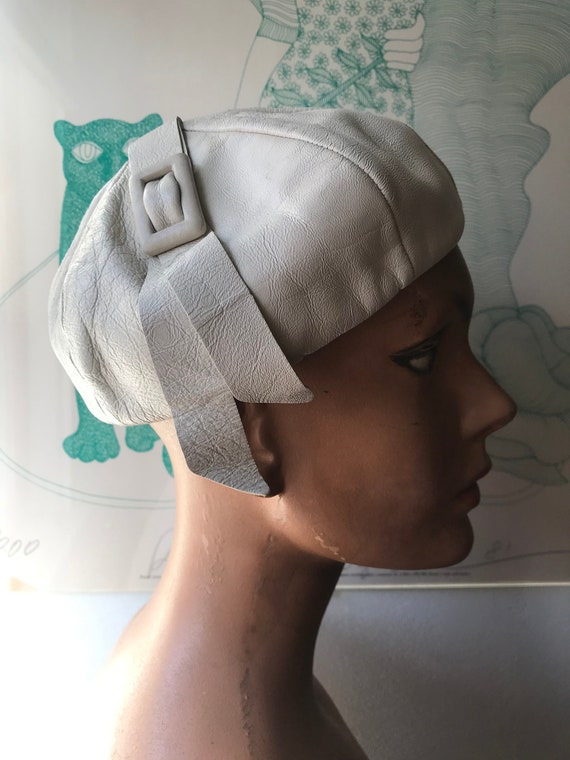 1960's winter white leather stylized beret