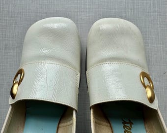 1970's 'Teen Maids' white vinyl chunky heels/size 8 1/2