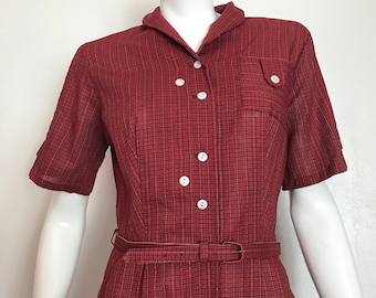 Robe en coton à carreaux rouge et noir des années 1960 avec ceinture / non porté / taille 14