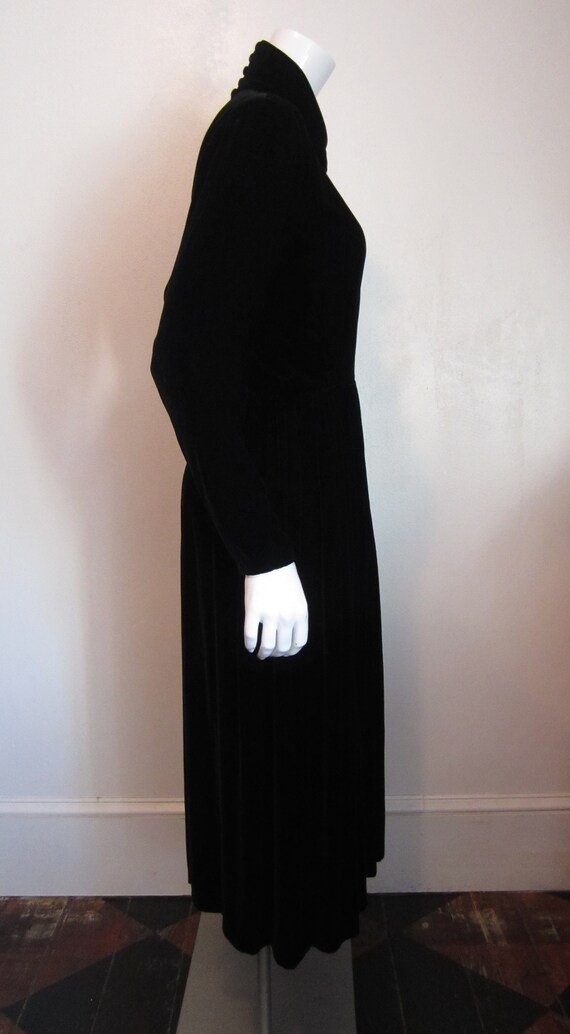 Buy 1980's Calvin Klein Classic Deep Black Velvet Dress/size 4 Online in  India - Etsy